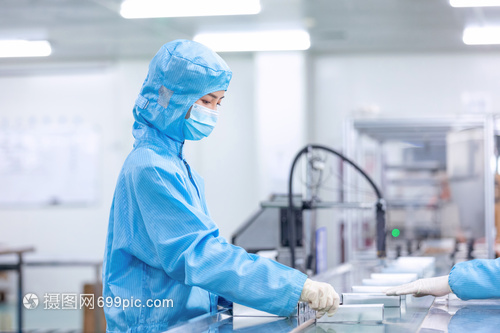 化工生產(chǎn)線上的堅守與匠心 一線工人的平凡與不凡